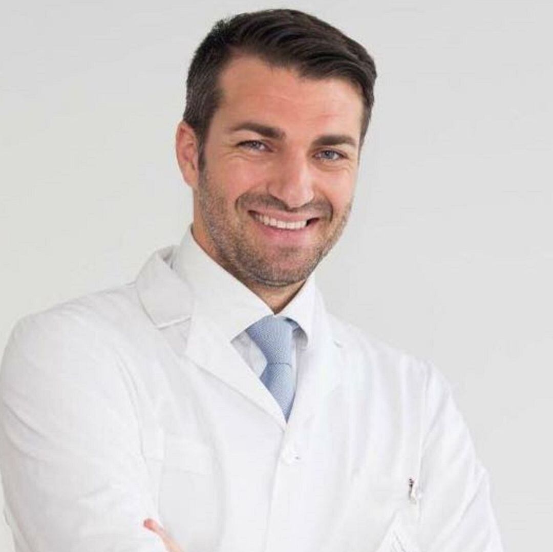 El traumatólogo Juan José López Martínez es especialista en deporte e infantil en el hospital "Virgen de la Arrixaca" de Murcia