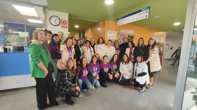 Ammal, Adam e Hiba, asesinados por su marido y padre, al fin tienen una placa de recuerdo