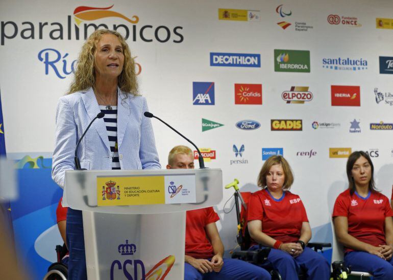 La infanta Elena, durante su intervención en el acto oficial de despedida de los deportistas que participarán del 7 al 18 en los Juegos Paralímpicos de Río de Janeiro.