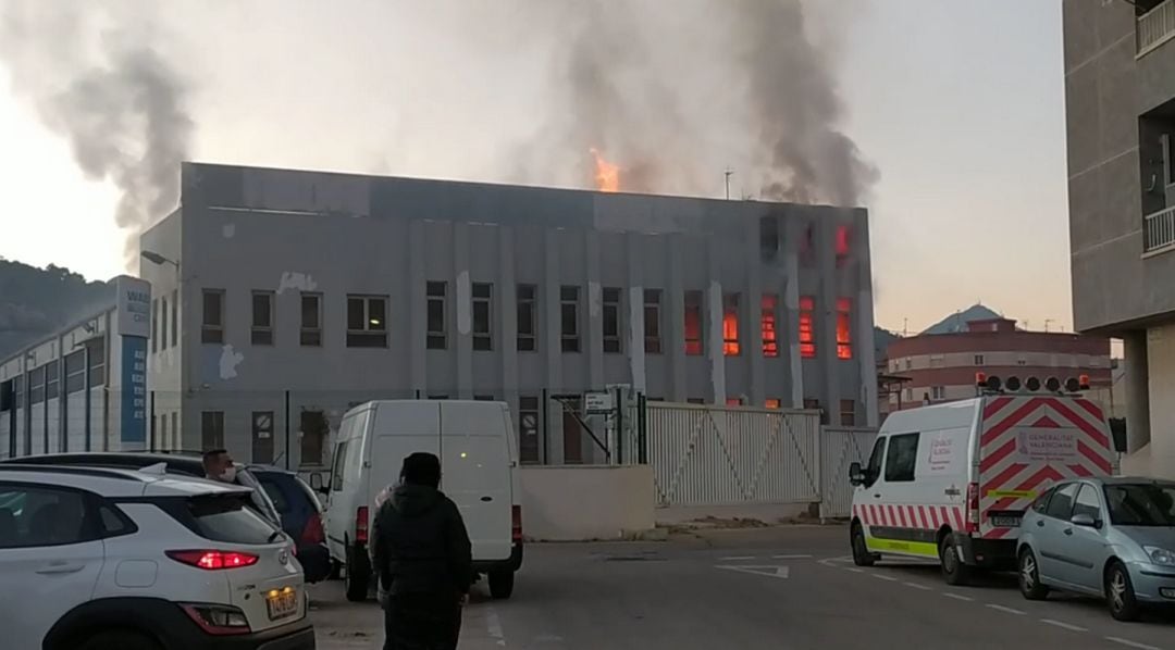 Incendio en un taller de Benirredrà 