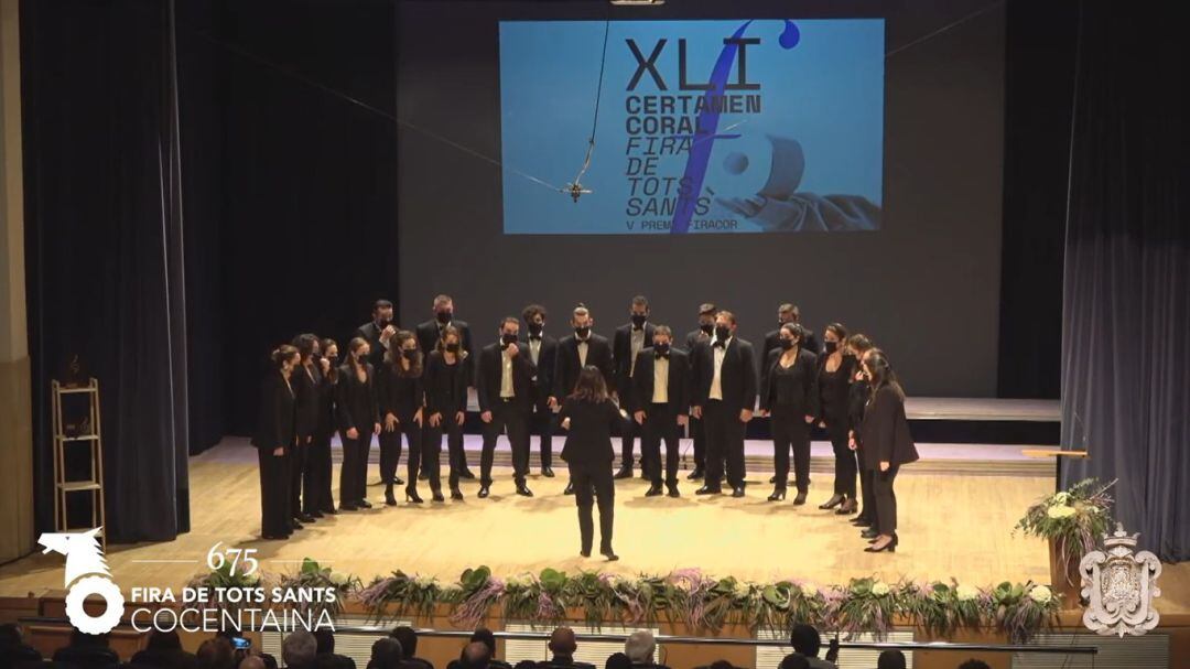 El coro de la Unión Musical Santa Cecilia de Onda gana el V Premio Firacor de Cocentaina.