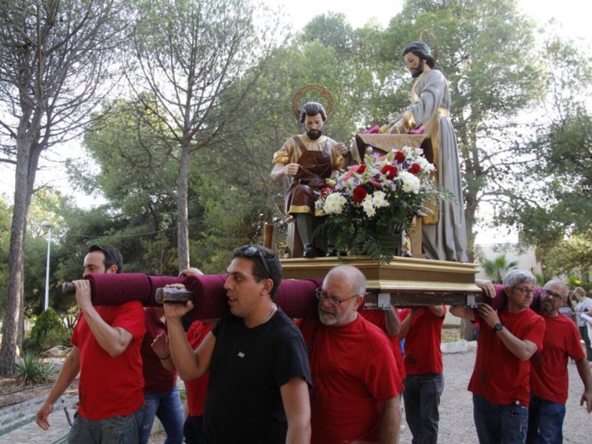 Elda celebra la festividad de San Crispín y San Crispiniano
