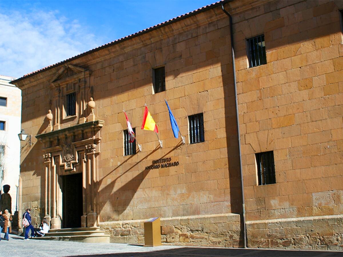 El IES Antonio Machado recibe la Placa de Honor de la Orden Civil de Alfonso X El Sabio