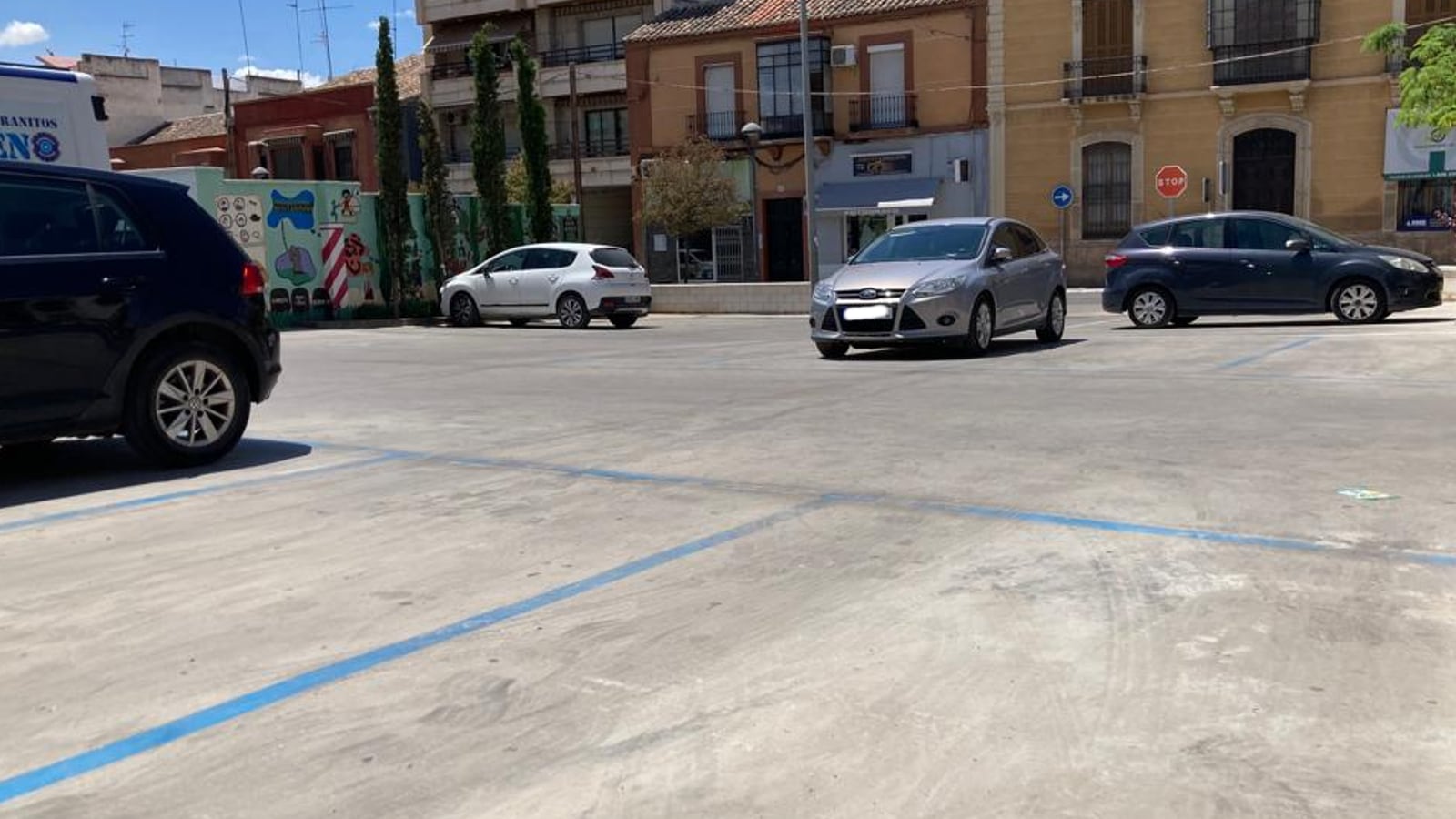 Imagen del estado actual del aparcamiento de la Calle Seis de Junio de Valdepeñas (Ciudad Real)