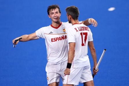 TOKYO, JAPAN - JULY 28: Xavier Lleonart Blanco of Team Spain celebrates with teammate Maria Basterra Jose after scoring their team&#039;s fourth goal from a penalty stroke during the Men&#039;s Preliminary Pool A match between Japan and Spain on day five of the Tok