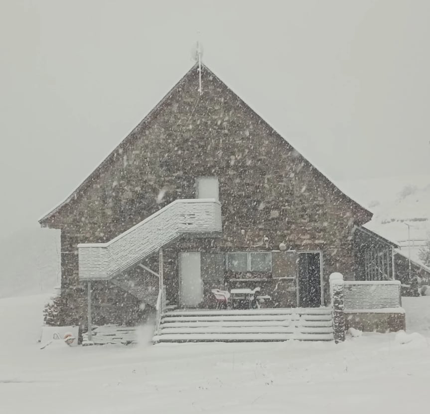 Refugio de Lizara, en Aragués del Puerto, este martes por la mañana