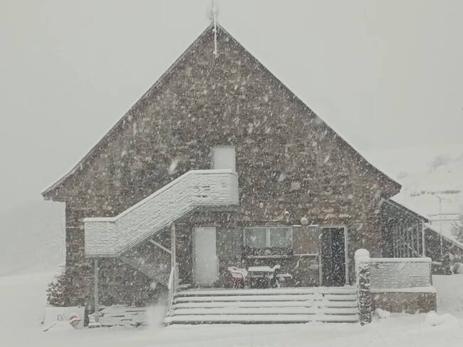 Refugio de Lizara, en Aragués del Puerto, este martes por la mañana