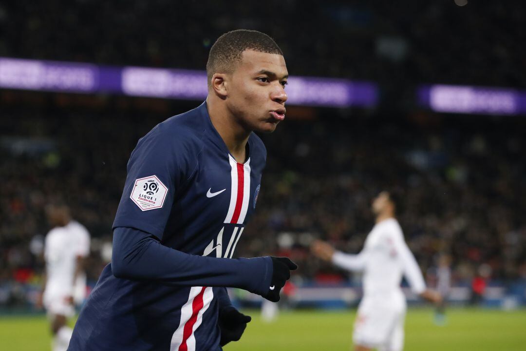 Mbappé, durante un partido con el PSG