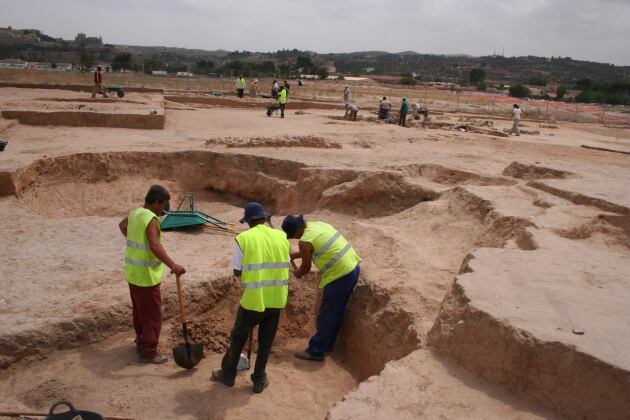 Trabajos campaña de excavaciones en Vega Baja (Parcela R-3) iniciados en 2006