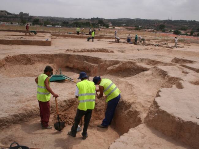 Trabajos campaña de excavaciones en Vega Baja (Parcela R-3) iniciados en 2006