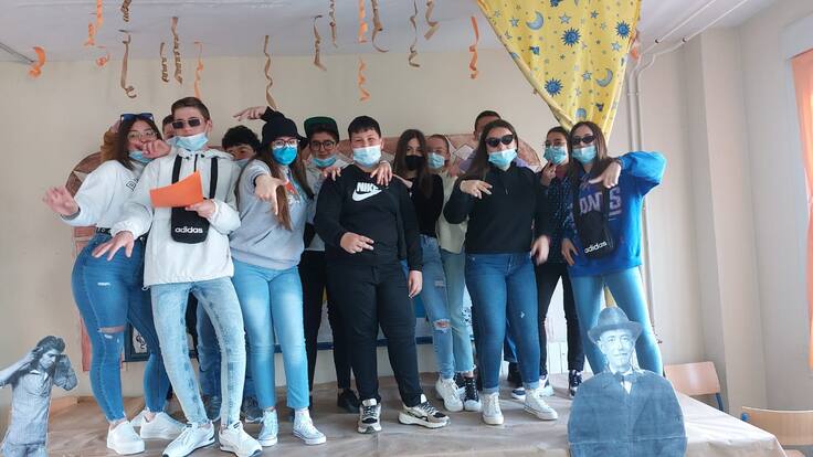 El alumnado de 2 º de ESO del IES Juan López Morillas recorren las ocho provincias andaluzas, para fomentar la cultura y valores de Andalucía