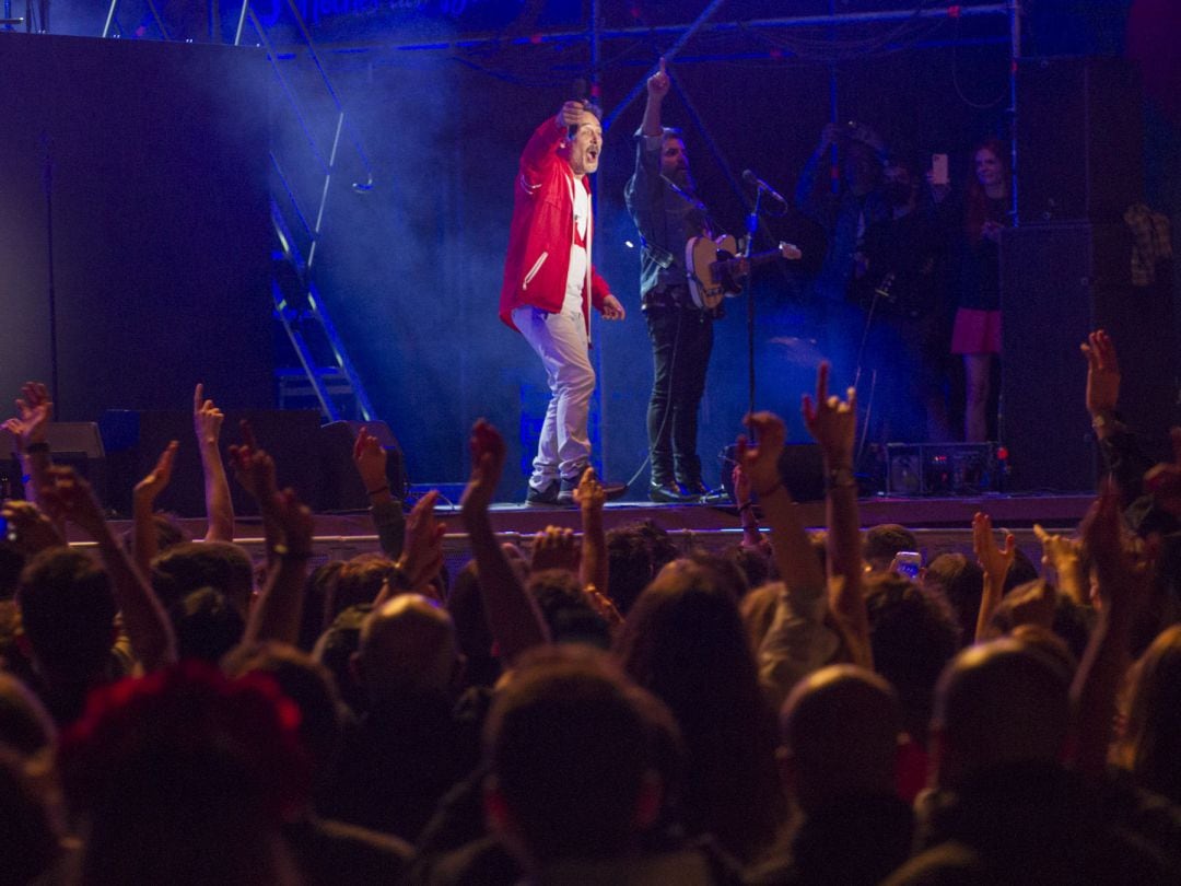 Santi Balmes, vocalista de Love of Lesbian, durante los conciertos de la banda en las Noches del Botánico de Madrid