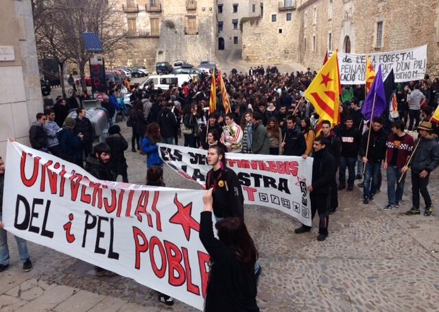 La manifestació ha arrencat al migdia des del campus del Barri Vell