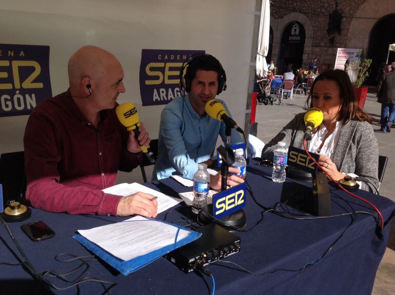 Miguel Mena, director de "A vivir Aragón" con Mayte Perez y Mario Hinojosa