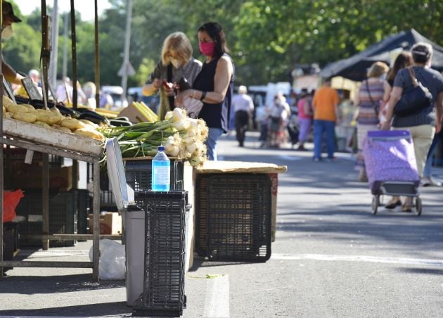 Día de reapertura en el Mercadillo de los Lunes