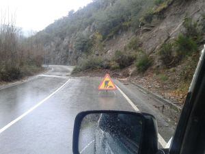 Desprendimiento en la calzada