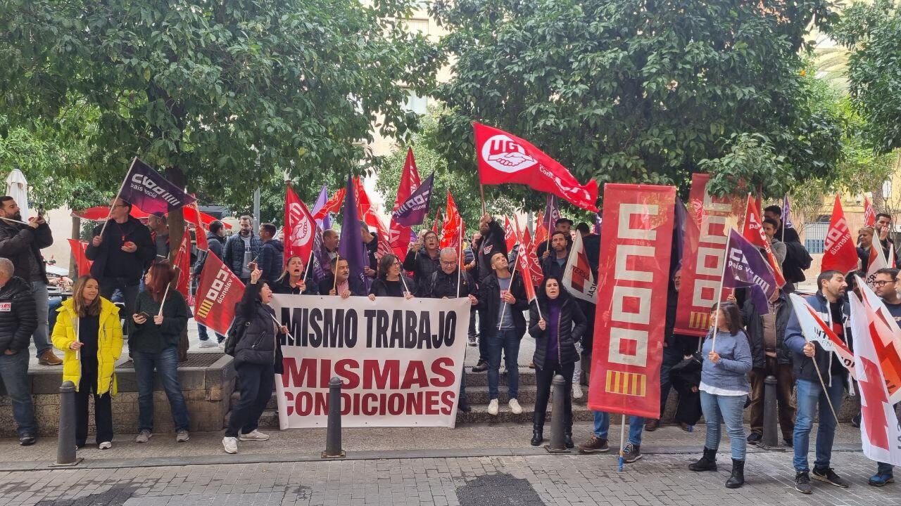 Trabajadores de las ITV&#039;s se manifiestan en València