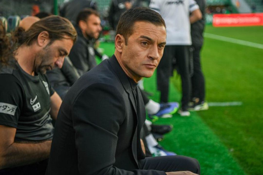 Francisco en su debut en el banquillo del Martínez Valero