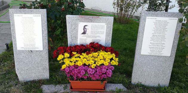 Memorial a los represaliados en el cementerio de Tarancón.