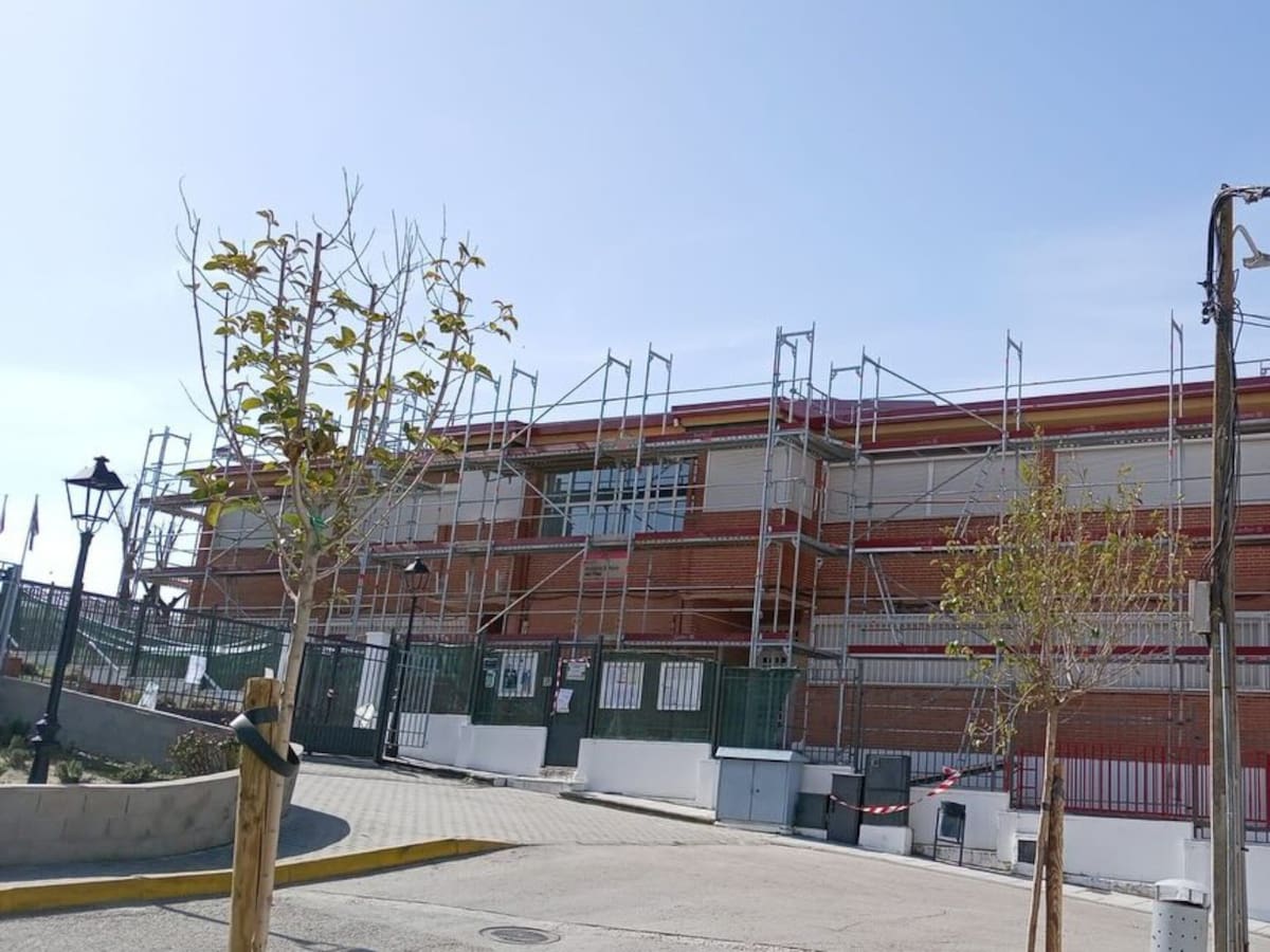 Concluye la retirada del amianto en el colegio Nuestra Señora del Pilar de Torrejón de Velasco