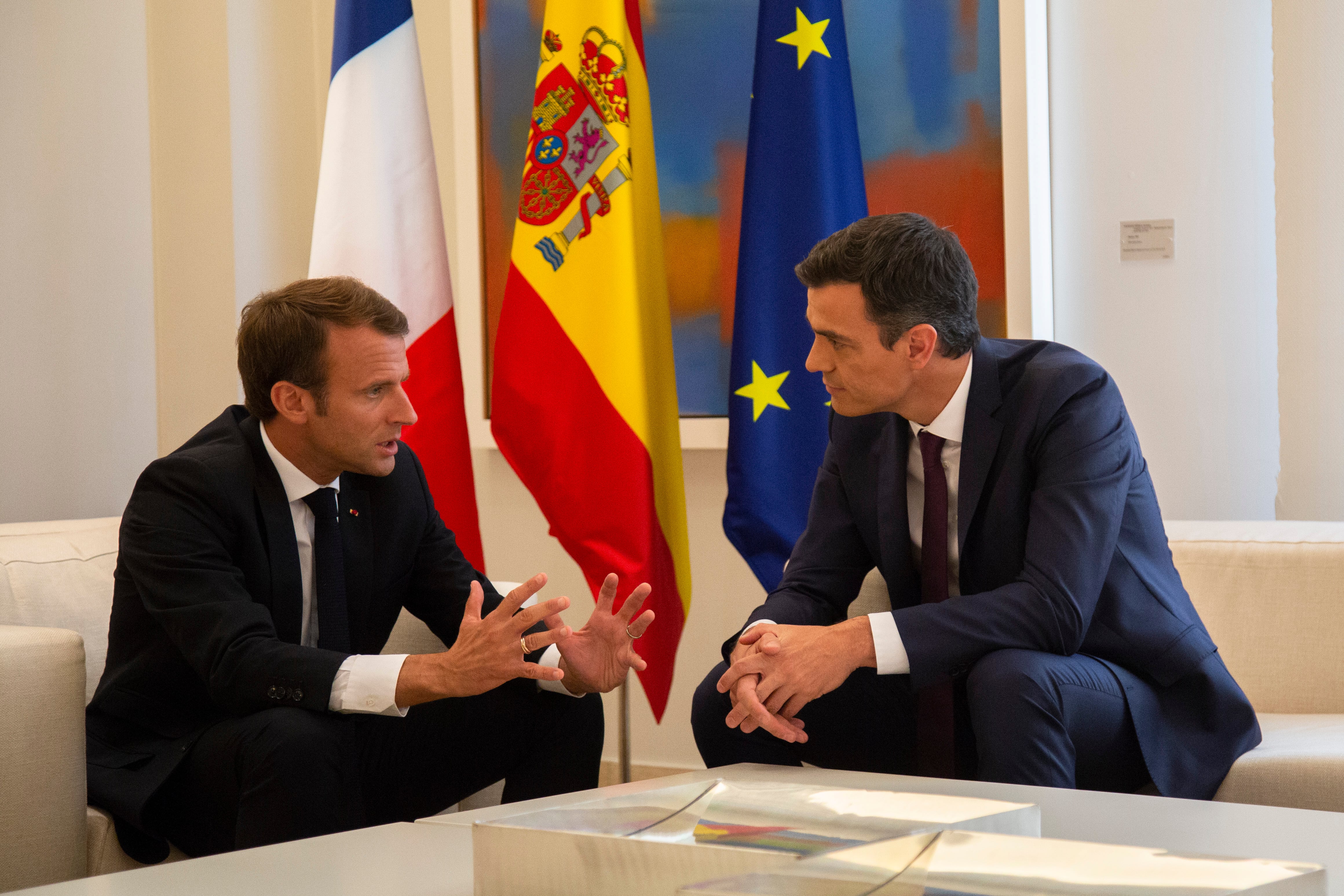 El presidente francés, Emmanuel Macron, y el presidente del Gobierno de España, Pedro Sánchez, en una imagen de archivo.