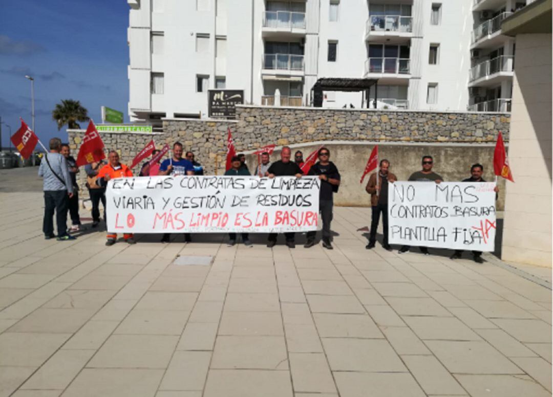 Imagen de la concentración de los trabajadores en Sant Antoni