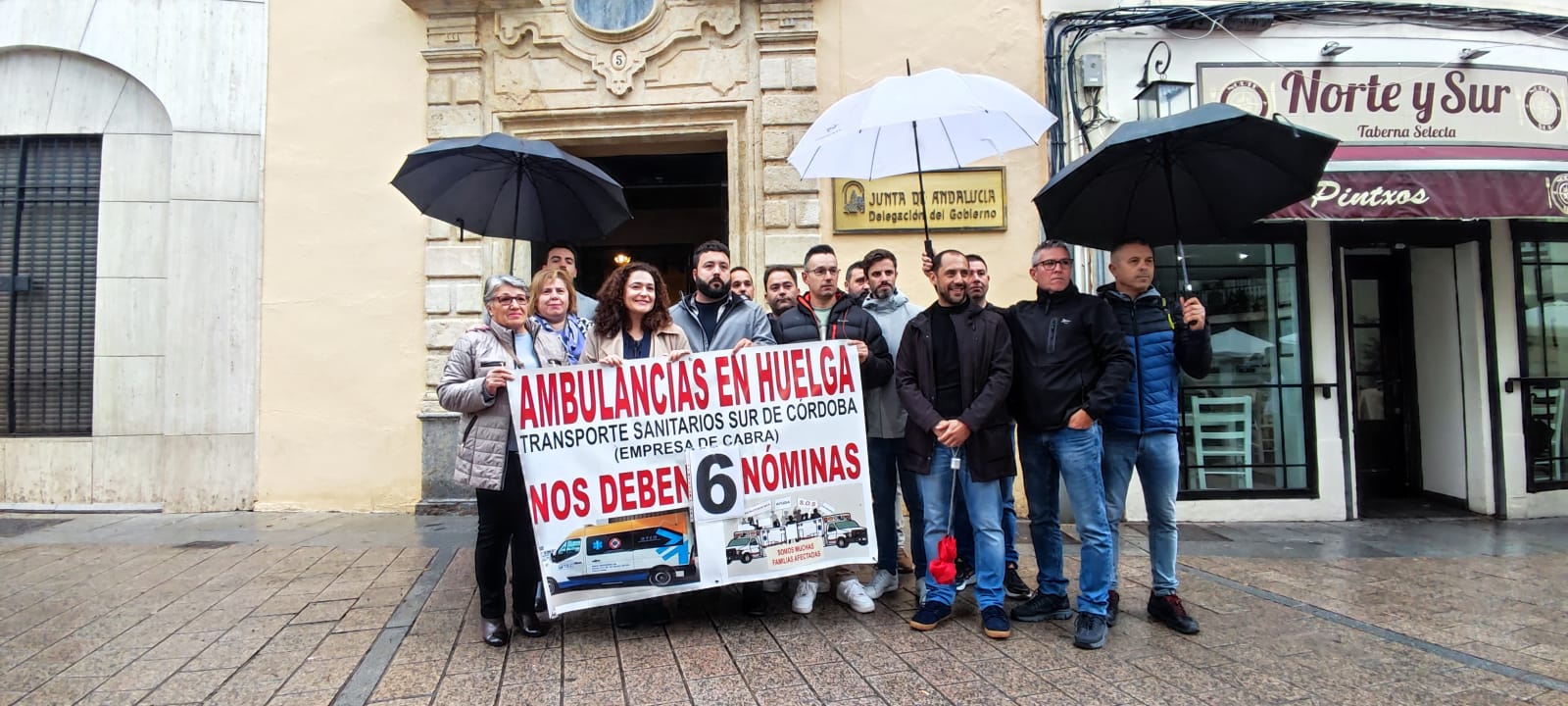La portavoz de Por Andalucía, Inmaculada Nieto se reúne con personas que han perdido a un famliar en Córdoba esperando a una ambulancia y con los trabajadores del transporte sanitario de Córdoba afectados por la falta de medios y el impago de nóminas