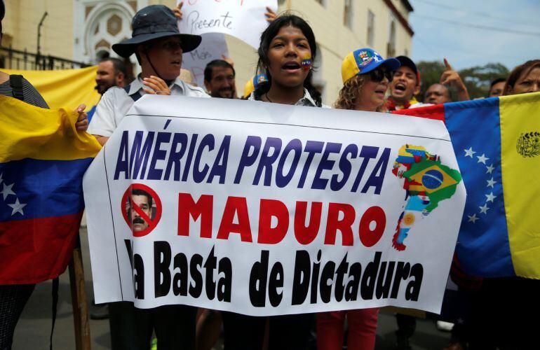 Autoridades venezolanas reprimen la protesta opositora tras la decisión del Supremo