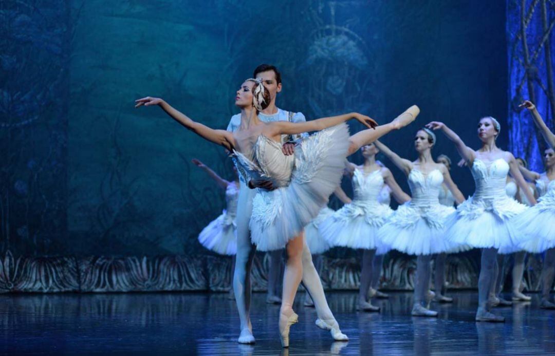 &#039;El Lago de los Cisnes&#039; representada por el Ballet Imperial Ruso