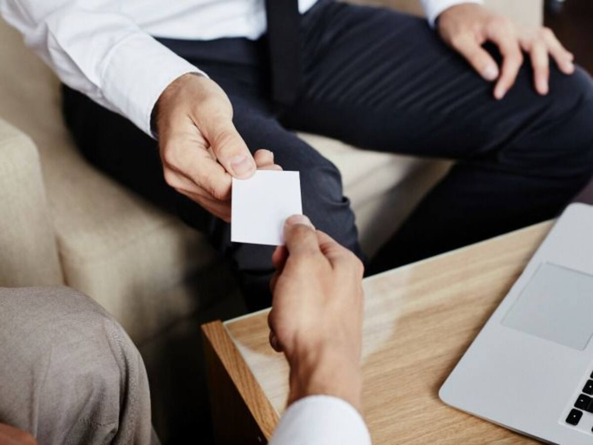 Diez detenidos por la compra-venta de contratos falsos