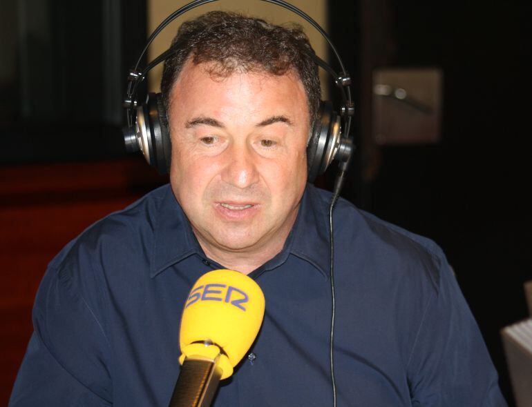 El chef Martín Berasategui, que cumple 40 años en la profesión, en los estudios de Radio Barcelona.