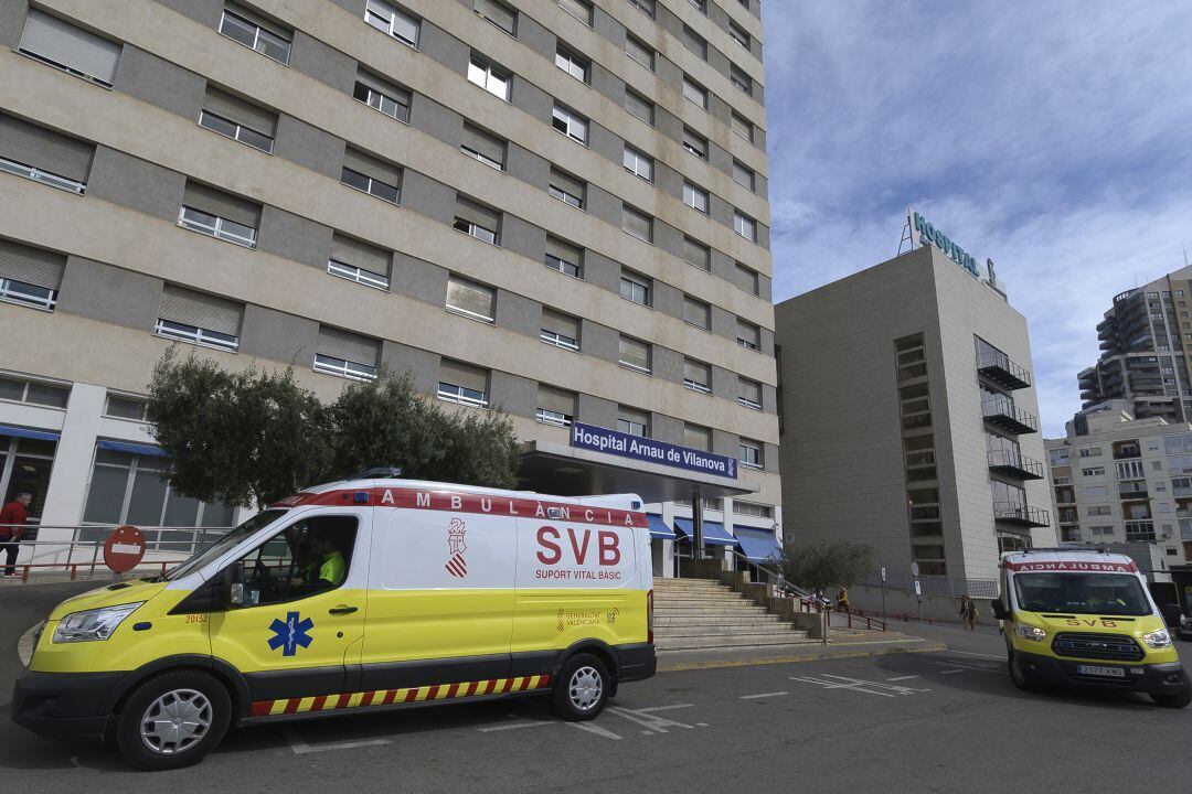 Fachada del hospital Arnau de Vilanova de València.