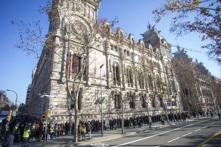 Fachada del Tribunal Superior de Justicia de Cataluña