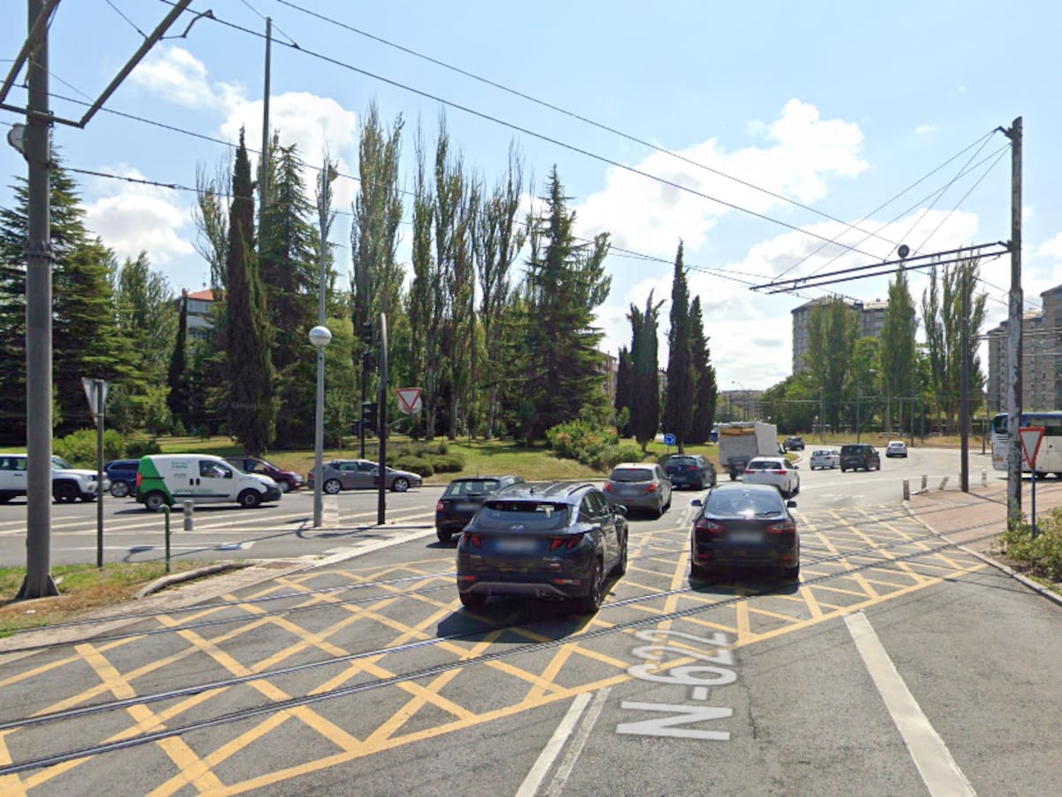 62.500 vehículos pasan cada día por la rotonda de América Latina: la solución a los atascos sigue aparcada