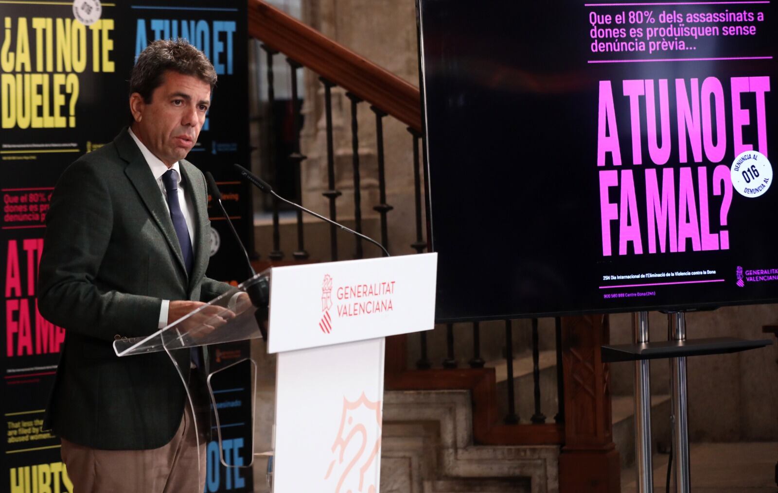 Carlos Mazón, President de la Generalitat Valenciana, ha presidido el acto en conmemoración del Día de la Eliminación de la Violencia contra las Mujeres en el Palau de la Generalitat