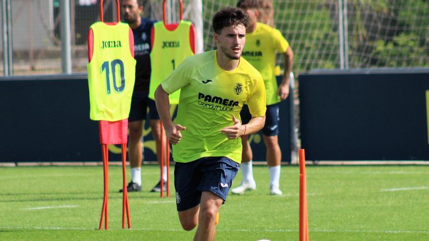 Fabio Blanco durante un entrenamiento con el Villarreal B.