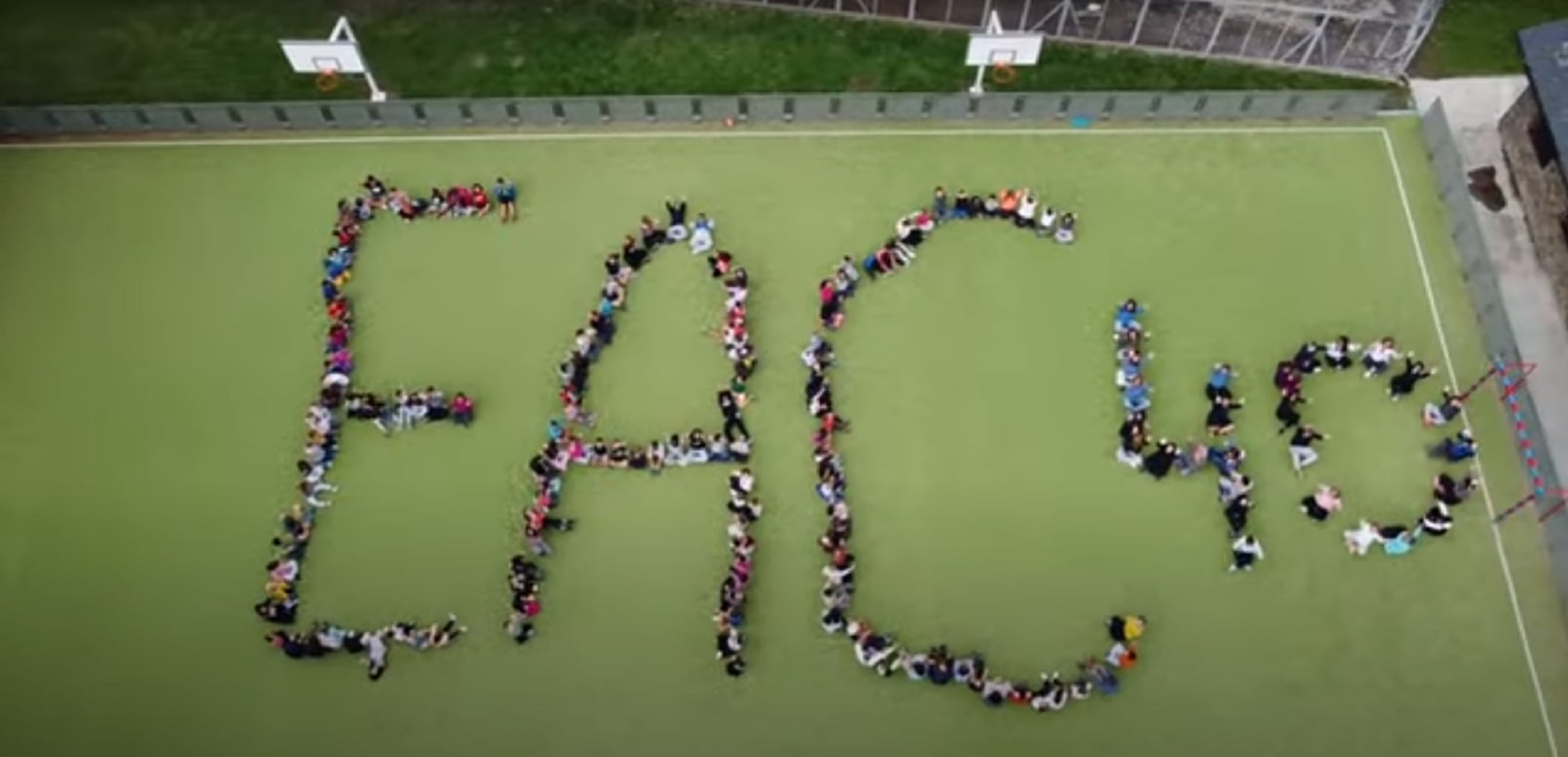 Una imatge del vídeo creat per l'Escola Andorrana per commemorar el seu 40è aniversari en el què han participat alumnes de tots els centres.