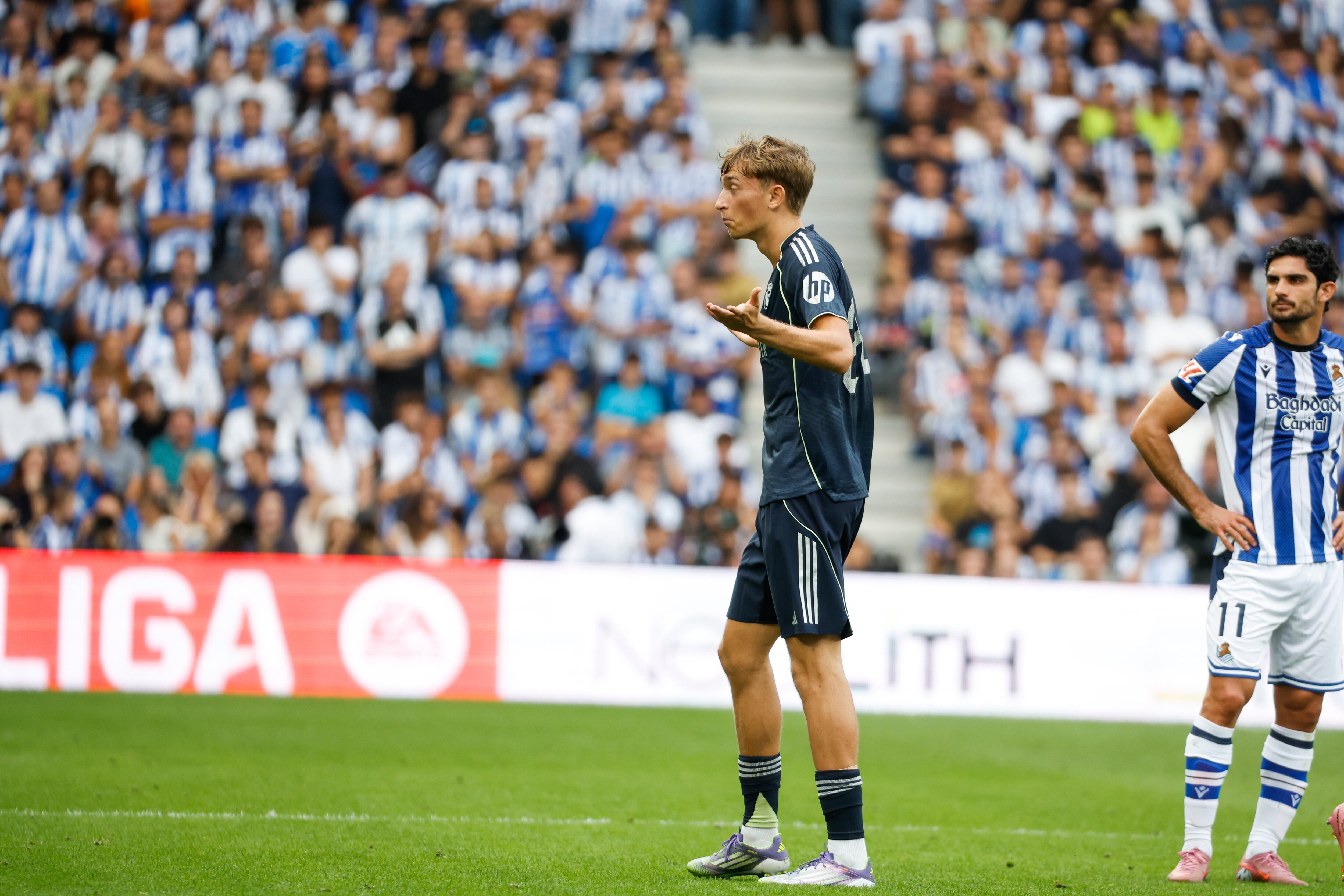 Dean Huijsen, expulsado durante el Real Sociedad-Real Madrid en el Reale Arena