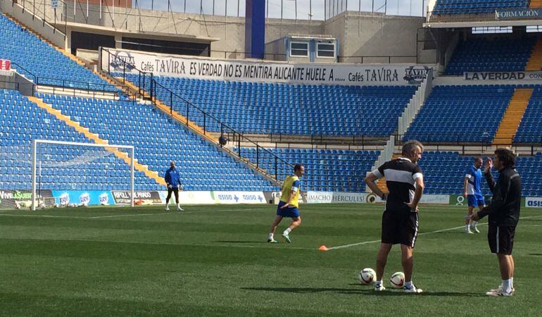 Álvaro durante el entrenamiento