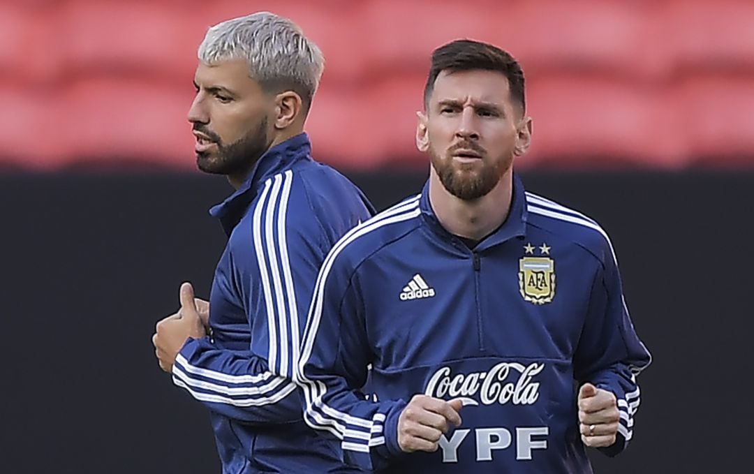 Agüero y Messi, en un entrenamiento con la selección argentina de fútbol.