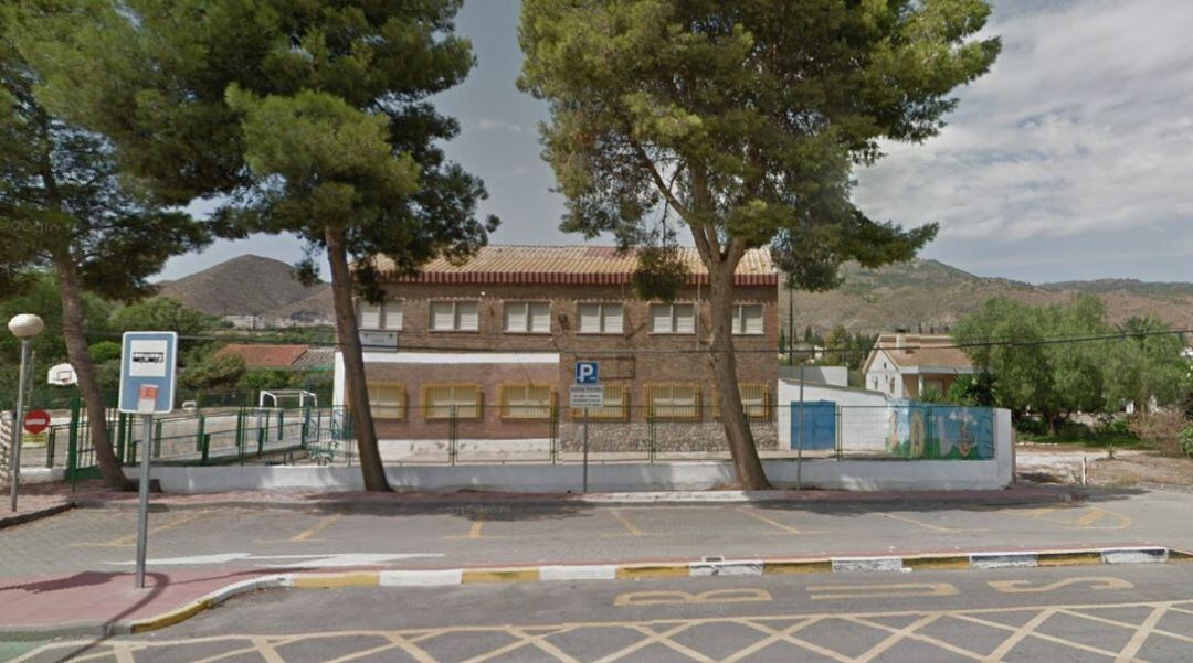 Imagen del CEIP &#039;La Torrecilla&#039;, incluido en el listado de centros donde Podemos pide que se retire el amianto