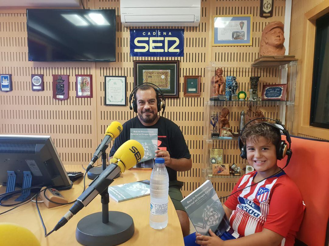Aníbal Bermúdez en los estudios de Radio Cádiz