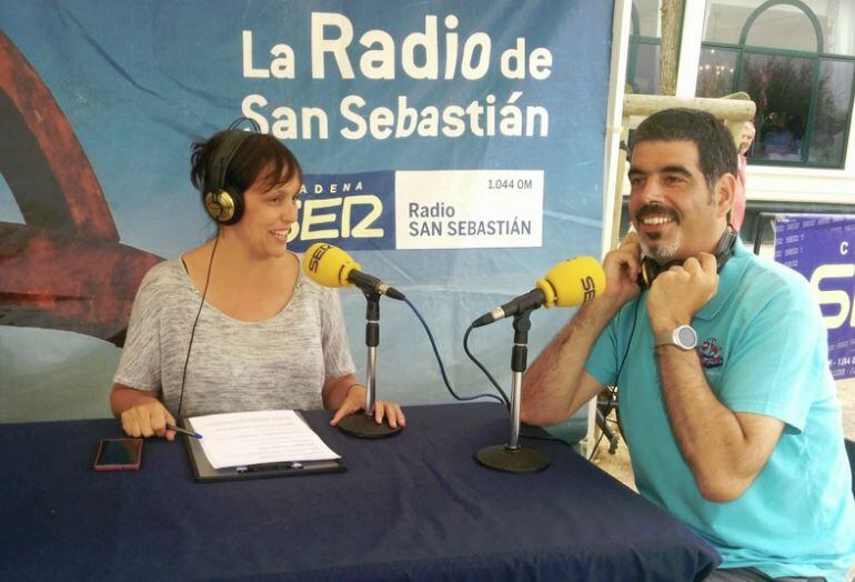 El alcalde de San Sebastián, Eneko Goia, en el set de Hoy por Hoy Gipuzkoa.