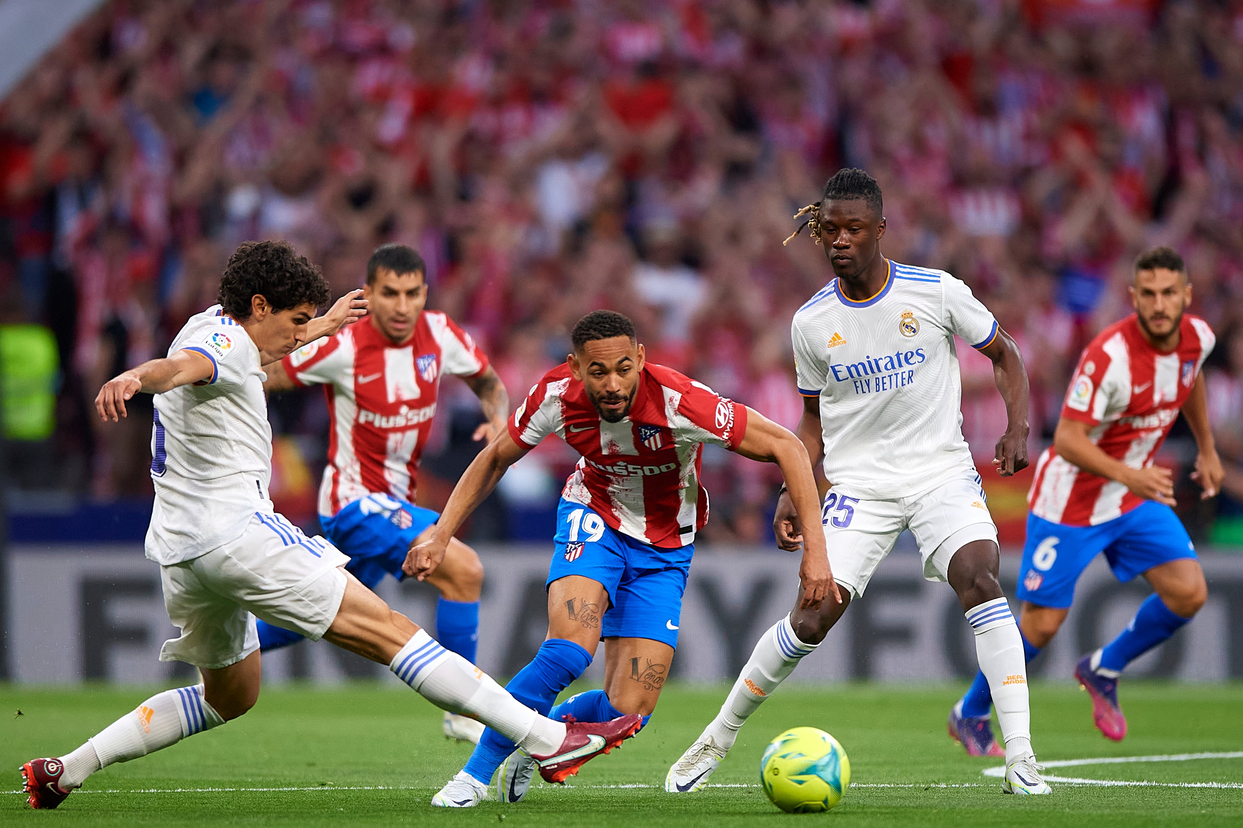 El Atlético de Madrid contra el Real Madrid de la pasada temporada (Photo by Silvestre Szpylma/Quality Sport Images/Getty Images)