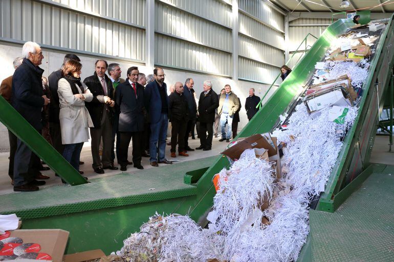 El ex presidente regional, Ignacio Diego, en la inauguración del vertedero de El Mazo, en febrero de 2015.