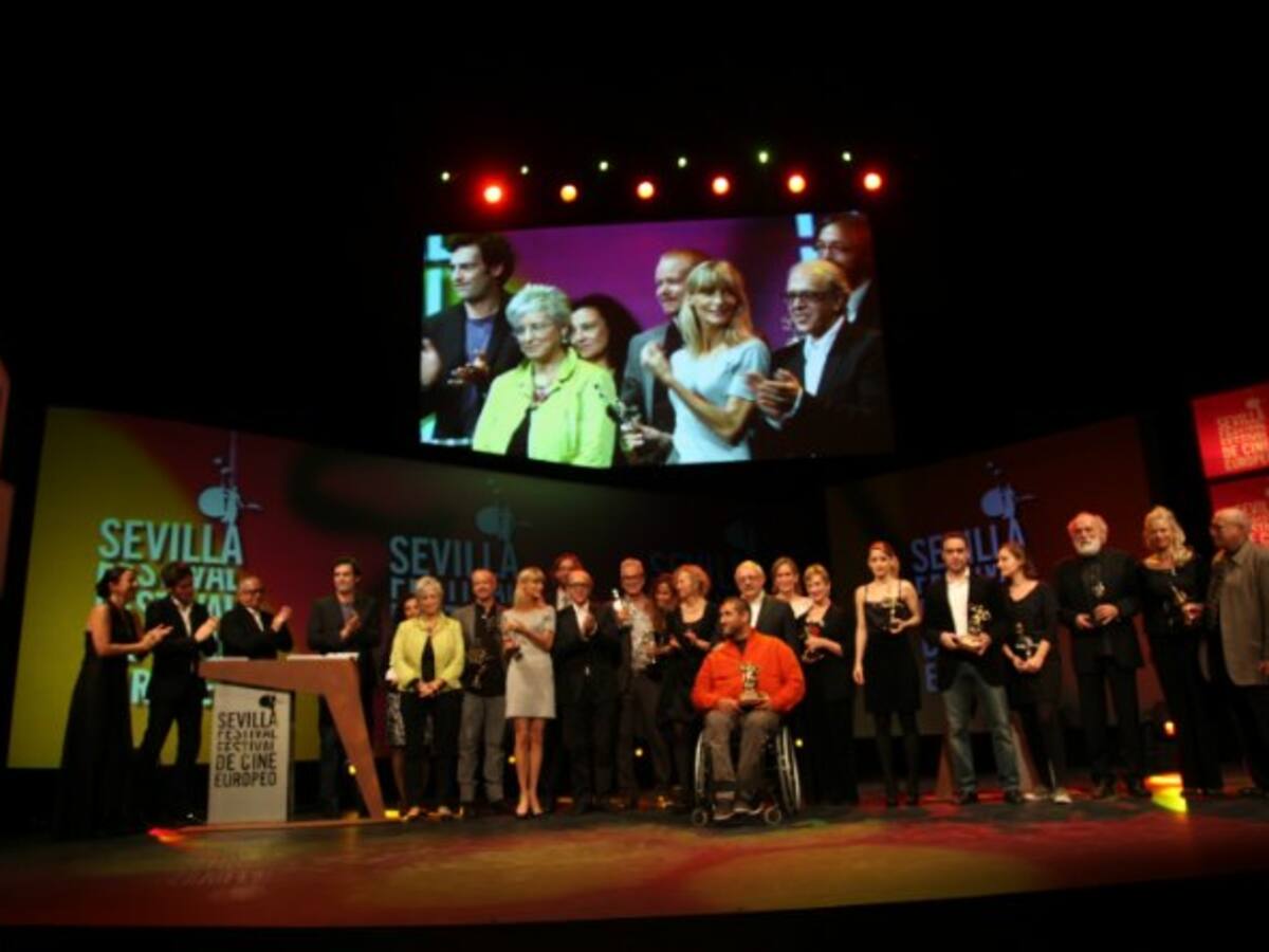 'SIEMPRE FELIZ', GIRALDILLO DE ORO DEL SEVILLA FESTIVAL DE CINE EUROPEO 2011