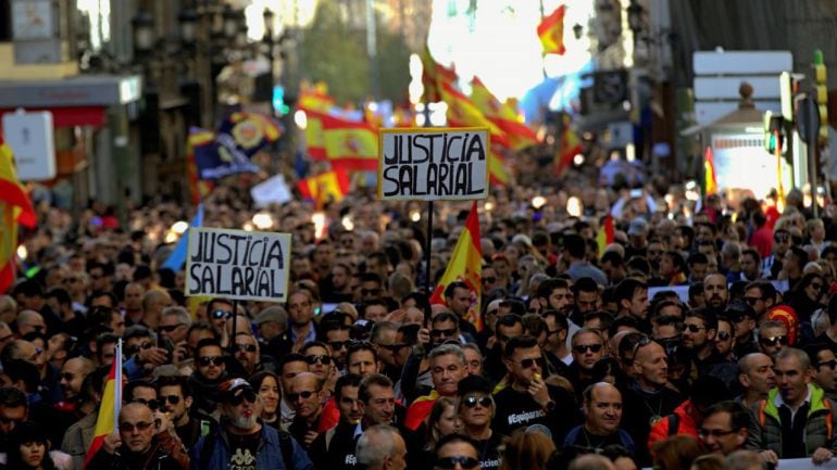 Protestas de policías en Madrid por la equiparación salarial