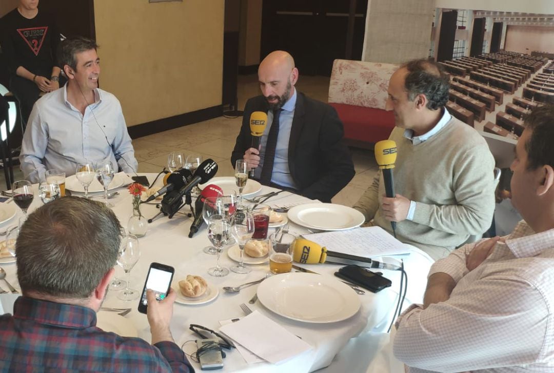 Monchi en plena intervencióin durante la tertulia del programa Libre y Directo, este lunes desde el Hotel NH Collection