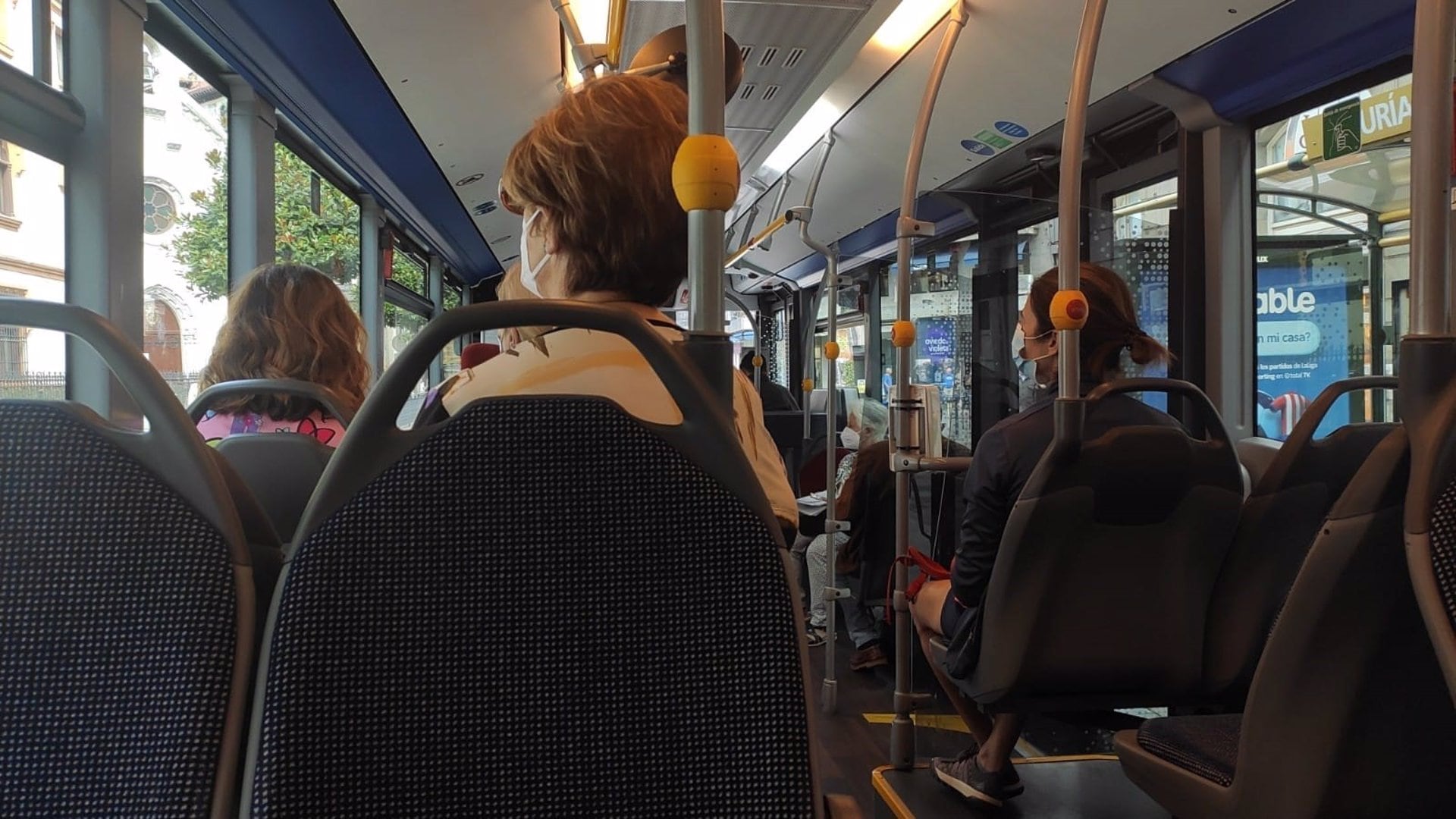 Interior autobús urbano en Oviedo.