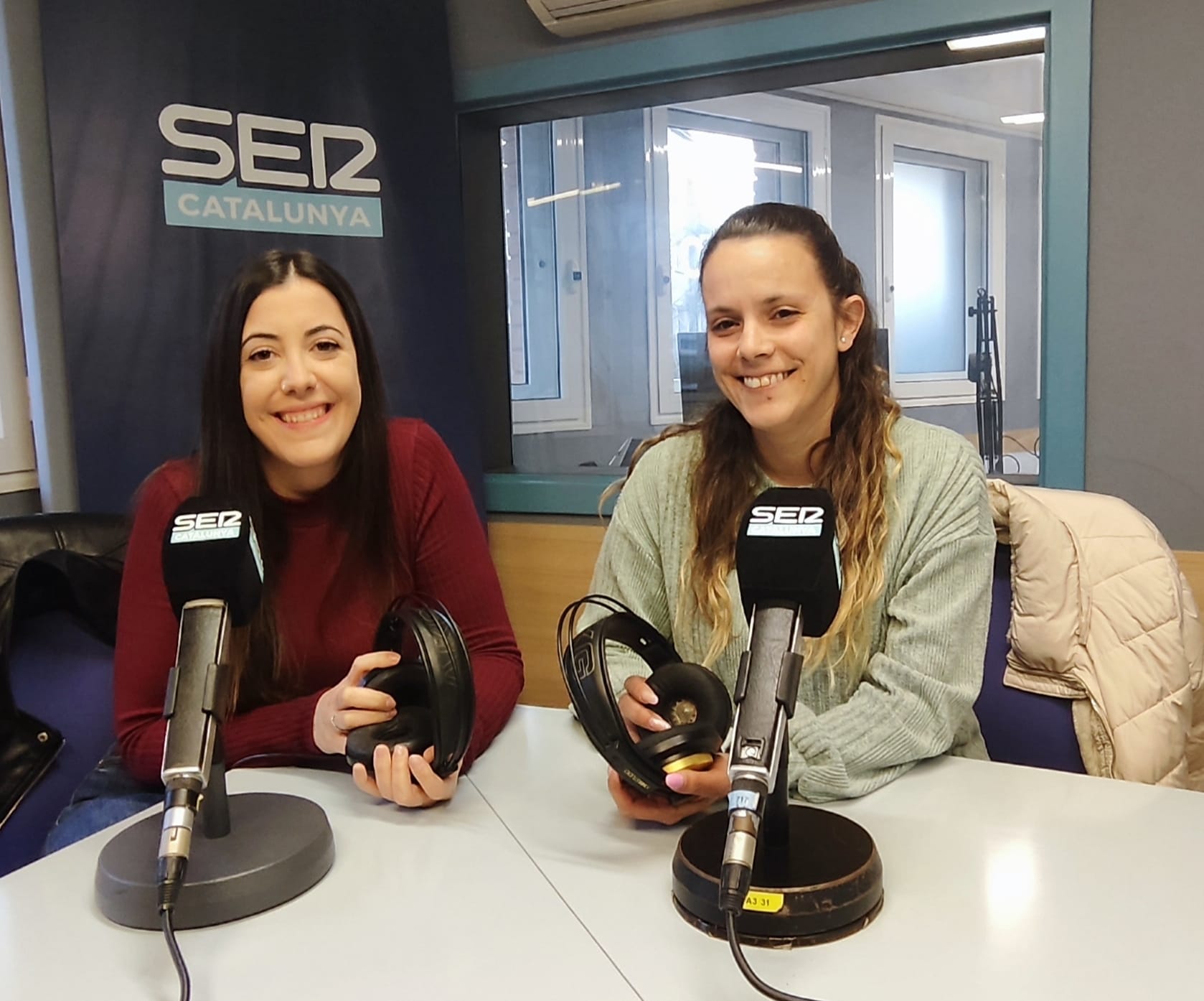 Vicepresidenta i presidenta de l'associació de veïns i veïnes de Llívia i entorns durant l'entrevista a Ràdio Lleida.